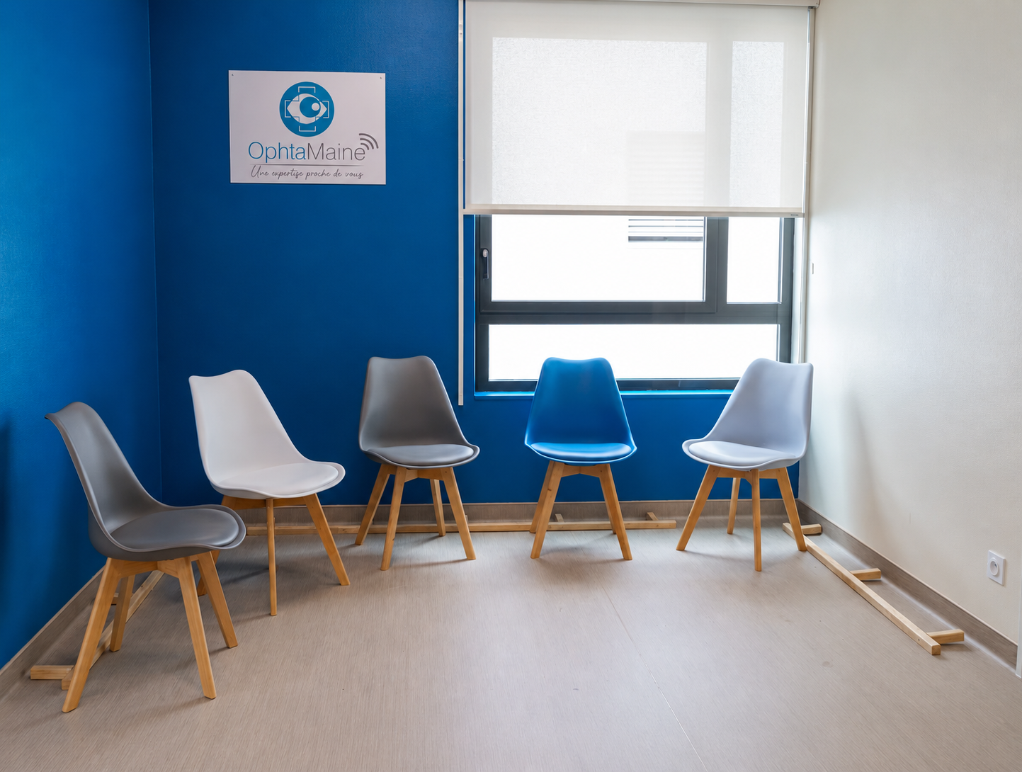 Salle d’attente du service OphtaMaine au Pôle Santé Sud